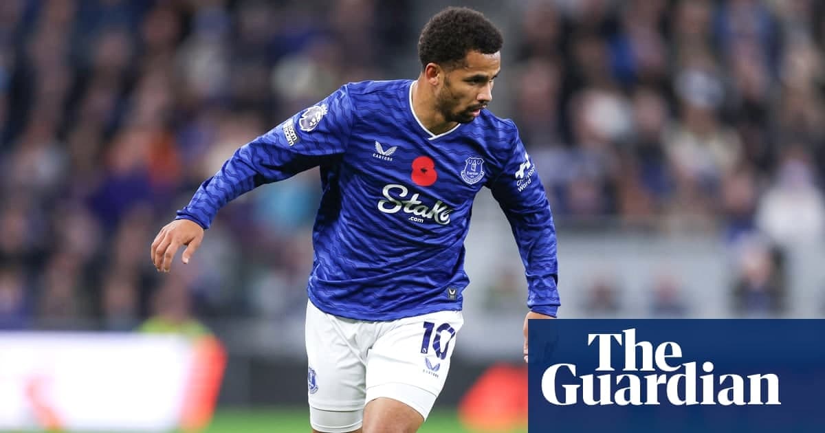 恩迪耶训练场花式引热议：揭示英超青训的机遇与挑战