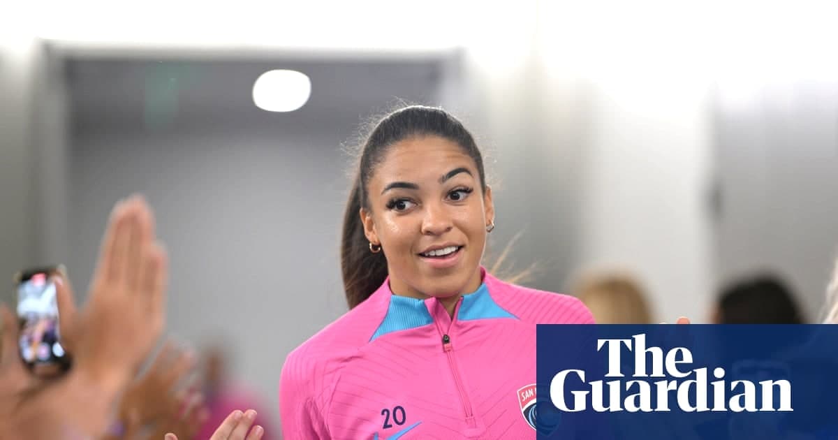 德尔菲娜·卡斯卡里诺加盟伦敦城狮女足，签约三年半