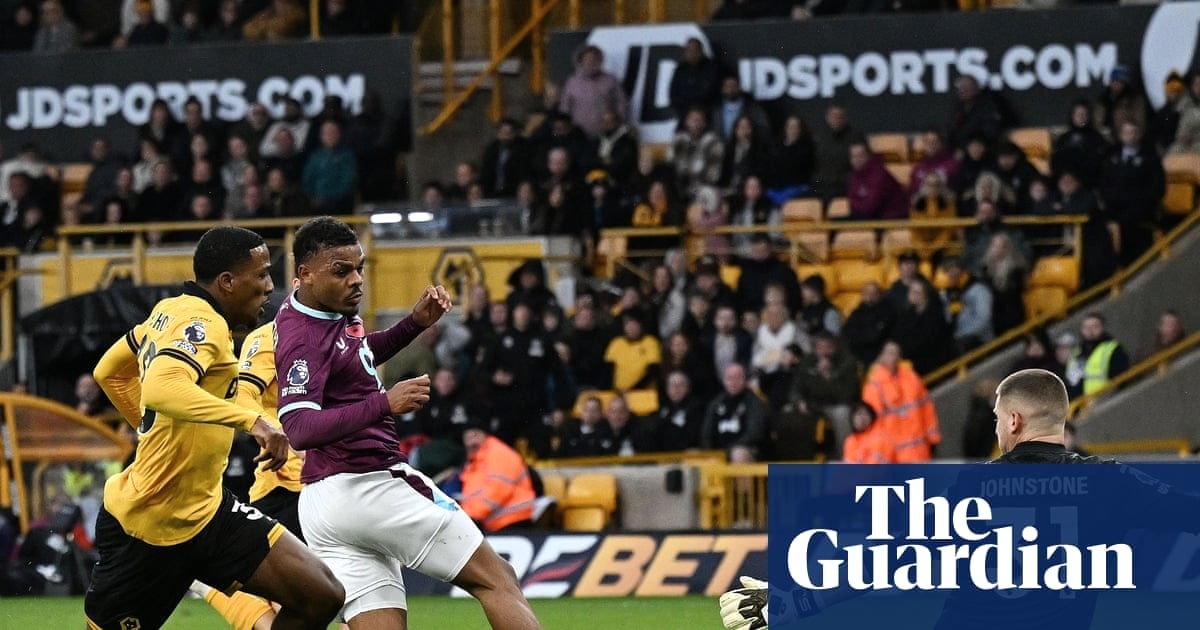 伯恩利凭补时绝杀狼队，佩雷拉遭球迷嘘声