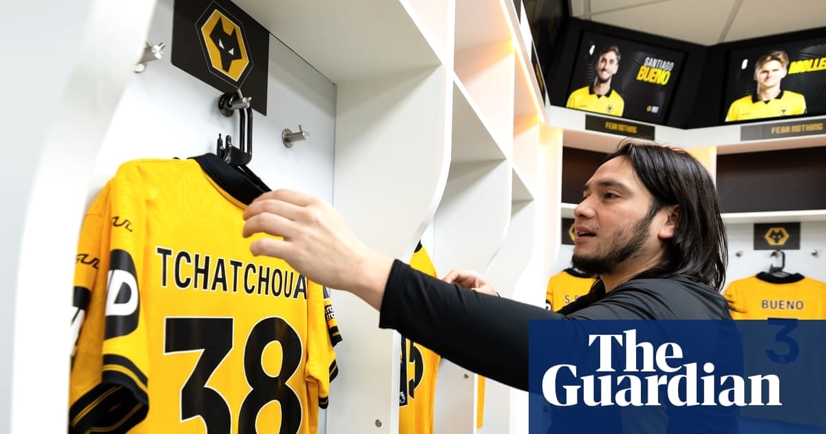 沃尔夫斯装备组组长揭示更衣室幕后日常