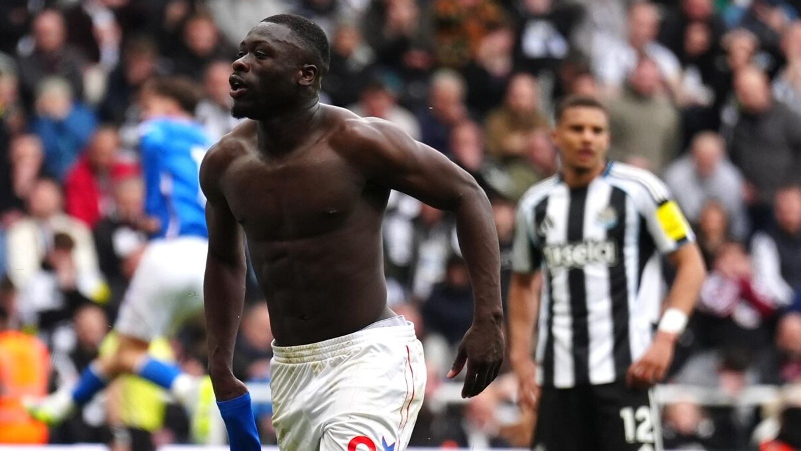 布罗贝伊第90分钟绝杀桑德兰，泰恩-威尔德德比圣詹姆斯公园再掀波澜