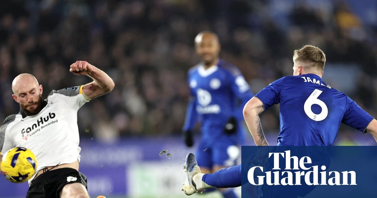 詹姆斯梅开二度助莱斯特城击败德比 完成双杀