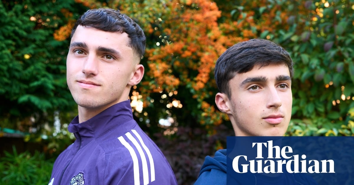 斯坎伦兄弟：从英格兰中部小学队到直布罗陀国脚的成长之路